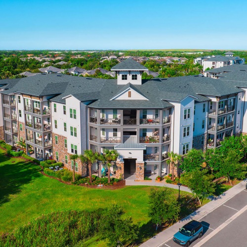 exterior view of Summerhouse Lakewood Ranch